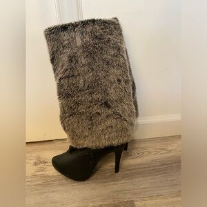 Faux fur and leather boots size 7.5 Riya